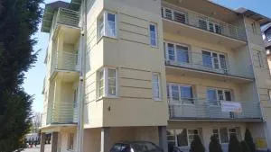 Willa Westa - 尤尼埃