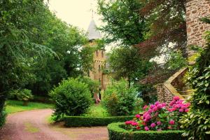 Maisons de vacances Authentic Knight's Templar Chamber at Chateau Le Mur : photos des chambres