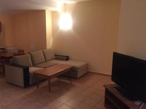 Kris Apartments at Paradise Green Park