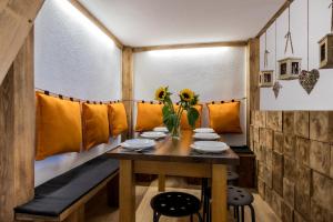Cracow Best Location Apartment by Cozyplace