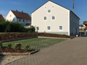 Апартамент Ferienwohnung zum Dorfwirt Риденбург Германия