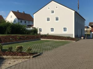 Apartament Ferienwohnung zum Dorfwirt Riedenburg Niemcy