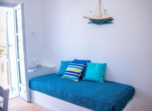 Gorgona Ios Greece