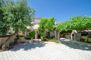 Apartments Two Olive Trees