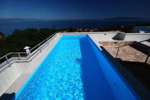 Apartment Lara with rooftop swimming pool