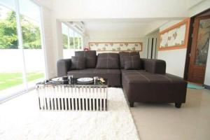 O.U.M. Hotel - โรงแรมโอยูเอ็ม