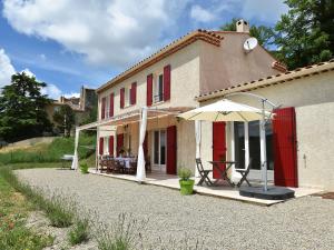 Pleasing villa in Artignosc-sur-Verdon with swimming pool