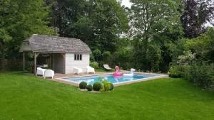 勒萨特克拉尔酒店 - 让布卢