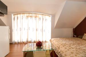 Guest Rooms Tivona