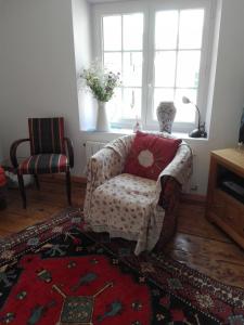B&B / Chambres d'hotes BnBinB La Cour Enchantee : photos des chambres