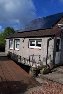 The Old Smiddy Cottage and Apartment