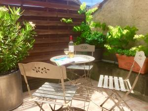 La Clef des Songes - Maison dHôtes au Calme, au Coeur de Sarlat, 2 minutes à pied de la Cité Médiévale - Climatisation - Petits Déjeuners fait Maison - Parking gratuit - Option Spa et Massages - Piscine de Saison à 400m