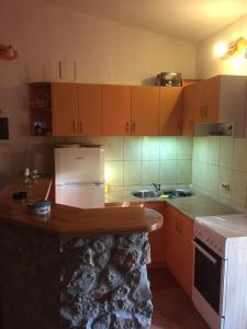 Studio apartman Hrast 