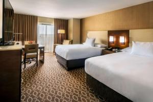 Double Room with Two Double Beds and Roll-In Shower - Disability Access room in Hyatt Regency O'Hare Chicago