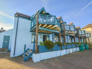 Luxury Apartment in Saundersfoot with Balcony