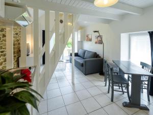 Maisons de vacances Elegant Retreat with Pool : photos des chambres