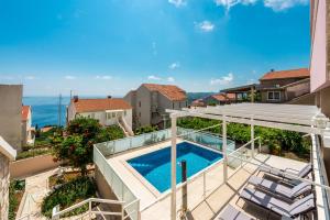 Villa with a swimming pool