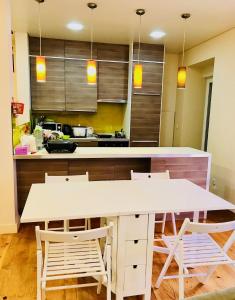 Sweet Apartment with Terrace in Central