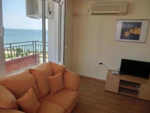 Sea View Panorama apartment on complex with pools and beach, Sveti Vlas