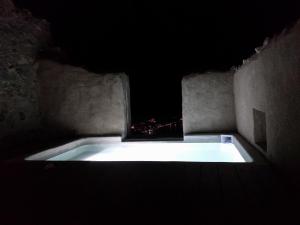 Maisonette with Private External Bathroom and Private Pool