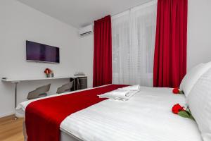 Superior Double Room with Sea View room in Luxury Rooms Paradise Garden