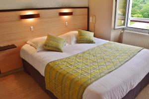 Hotels Logis Hotel Bellevue : photos des chambres