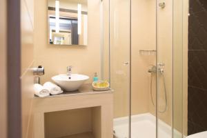 Studio (2 Adults) with Sea View room in Hotel Philip