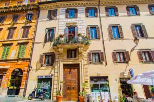 H-Aviva Giubbonari Apartment