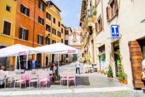 H-Aviva Giubbonari Apartment