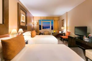 Deluxe Twin Room room in Swissôtel Al Murooj Dubai