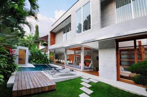 4BR Villa Minggu - Minggu Villas Seminyak