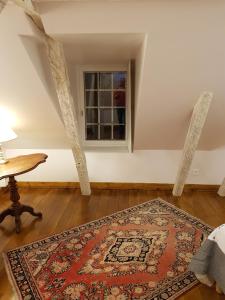 B&B / Chambres d'hotes La Chancellerie : Chambre Triple Classique