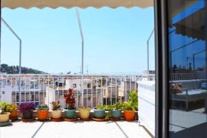 Mias Atelier, Balcony to Acropolis