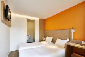 Hotels Premiere Classe La Roche Sur Yon - Vendespace : Chambre Lits Jumeaux