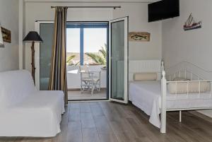 Avlemonas Bay Sea Houses.