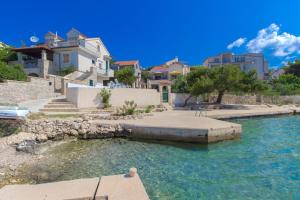 Sea Breeze - Front Sea Apartment