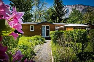 Mobile Home (4 Persons) room in A La Rencontre Du Soleil - Camping