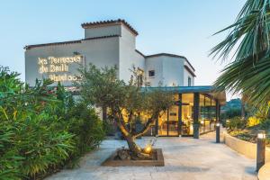 Hotels Les Terrasses du Bailli : photos des chambres