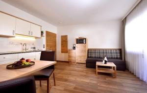 Apartment (4 Persons) room in Aparthotel Garni Monte