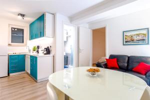 2 Apartmans "Metro" and "Gum"