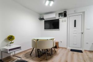 2 Apartmans "Metro" and "Gum"