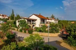 Apartmani Strott - Pinezici