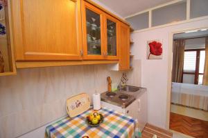 One-Bedroom Apartment with Balcony and Sea View room in Apartments by the sea Lumbarda Korcula - 9183