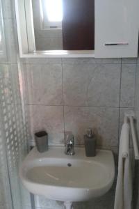 Apartments with parking space Gradac, Makarska - 13196