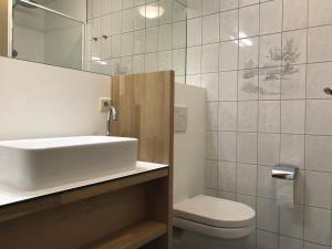 Double Room with Shower room in B&B La Romance du Lac