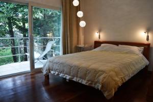 Novi Escape 1 Beachfront with balcony