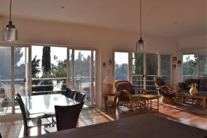 Novi Escape 1 Beachfront with balcony