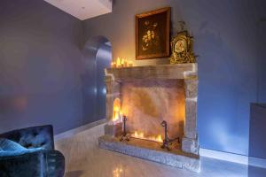 GCF Luxury Suites, Guest house