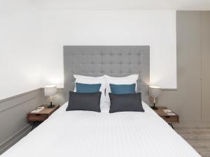 Appartements LivinParis - Luxury 3 Bedrooms Le Marais I : photos des chambres
