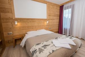 Hotels Hotel Flor'Alpes : Chambre Quadruple avec Douche